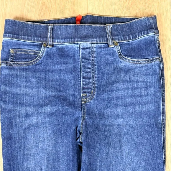 SPANX Pull-On Flare Jeans Dark Wash Size Large - Picture 3 of 6